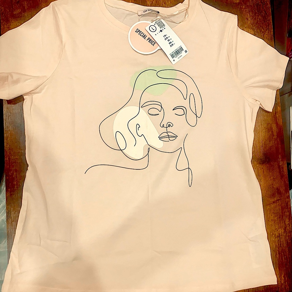 ‘Orsay’ t-shirt with front appliqué